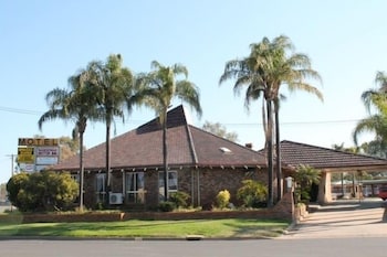 Nandewar Motor Inn 5/24