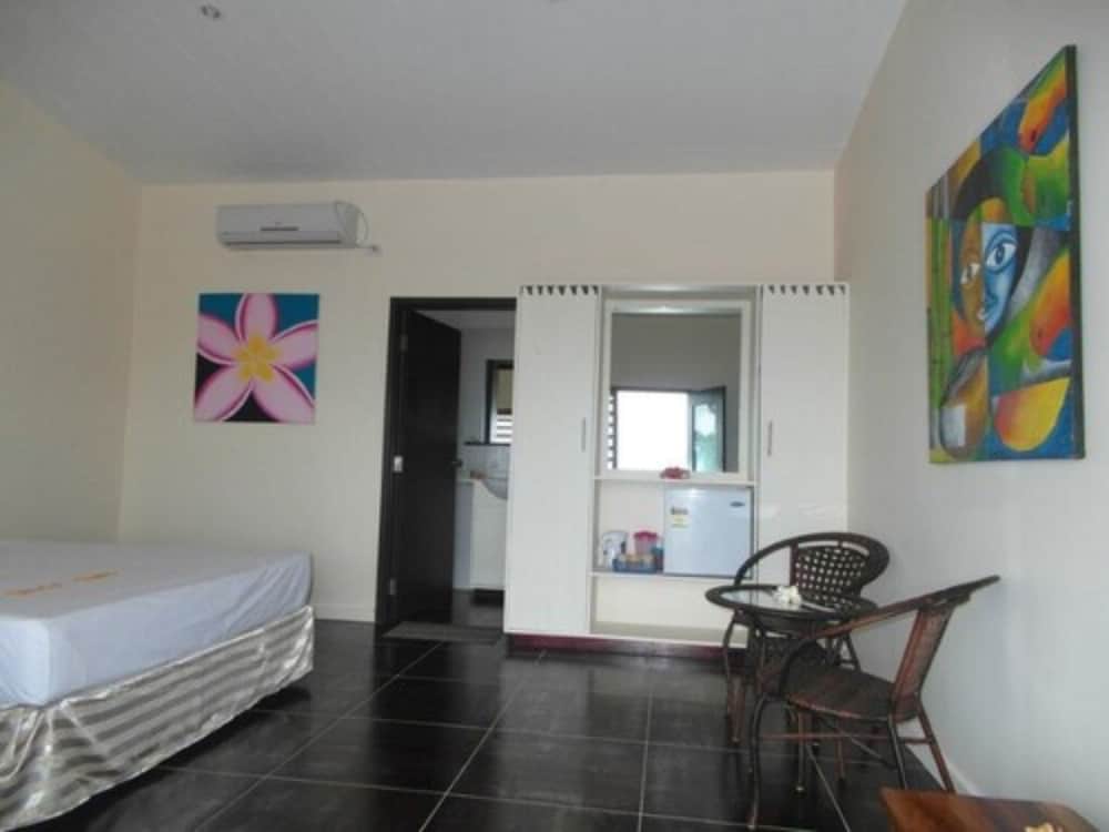 Funky Fish Beach Resort 12/50