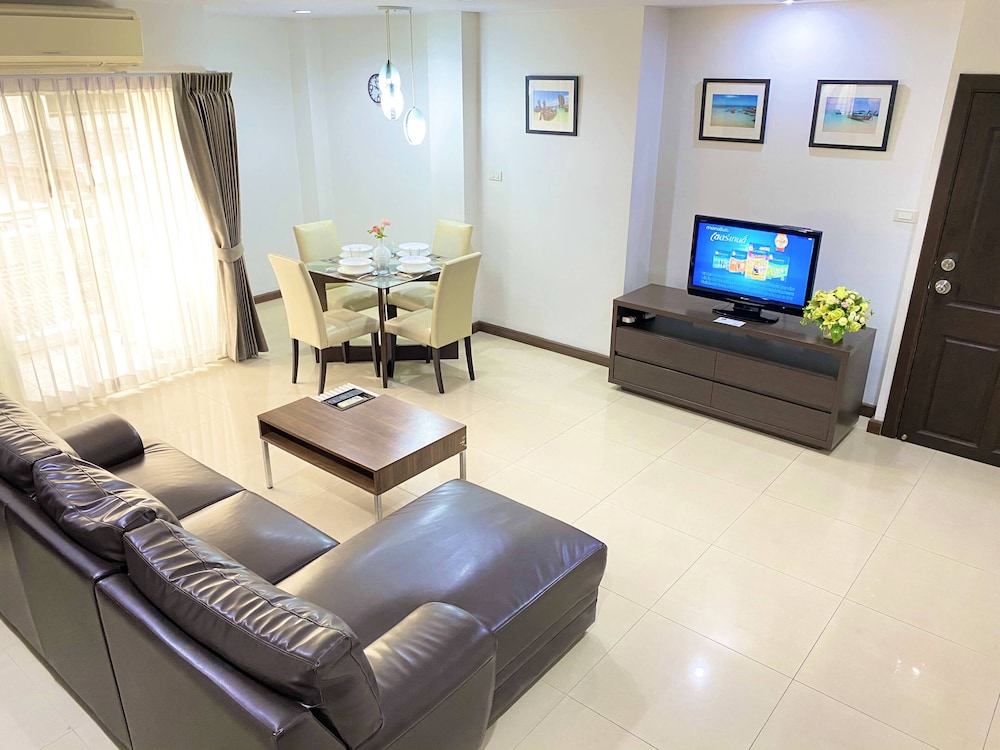 14 Place Sukhumvit Suites 37/66