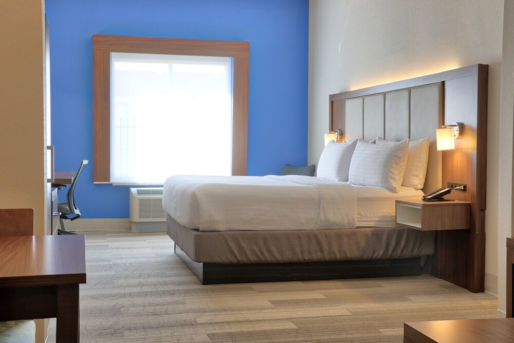 Holiday Inn Express Slidell 25/73