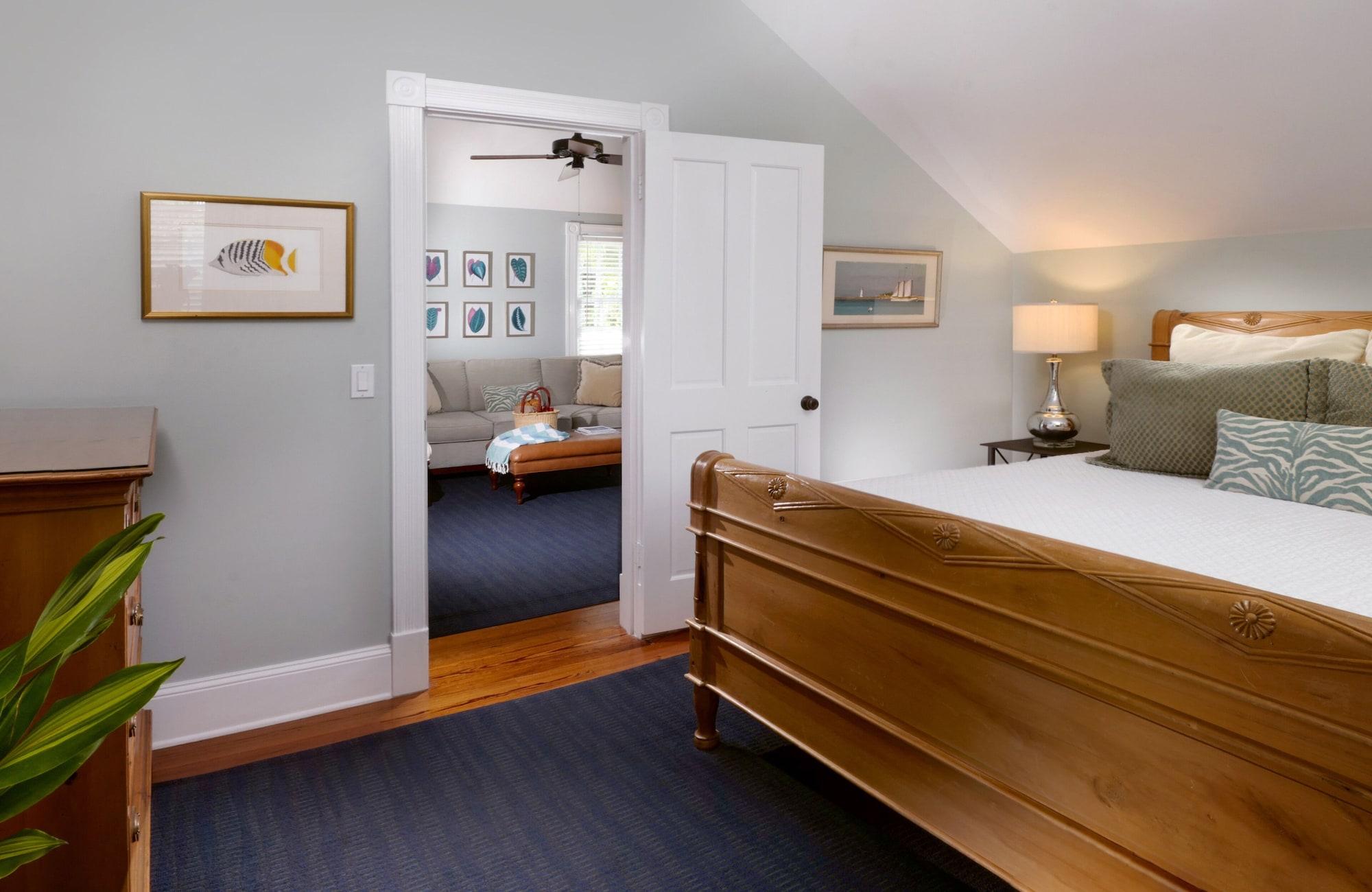 Marquesa Hotel 10/50