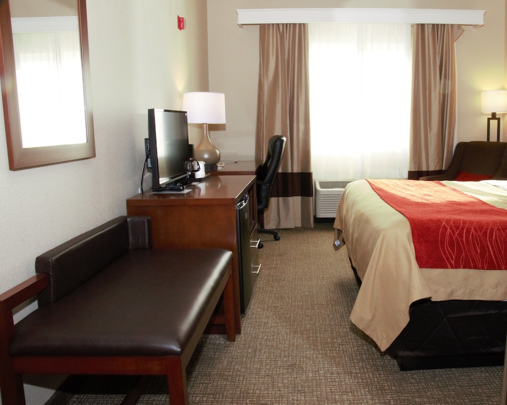 Comfort Inn Medford North 10/24