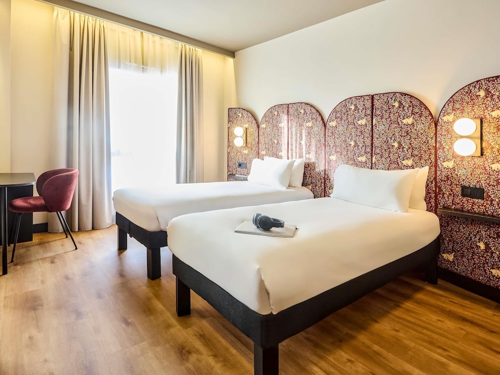 STANDARD, TWIN BEDS
