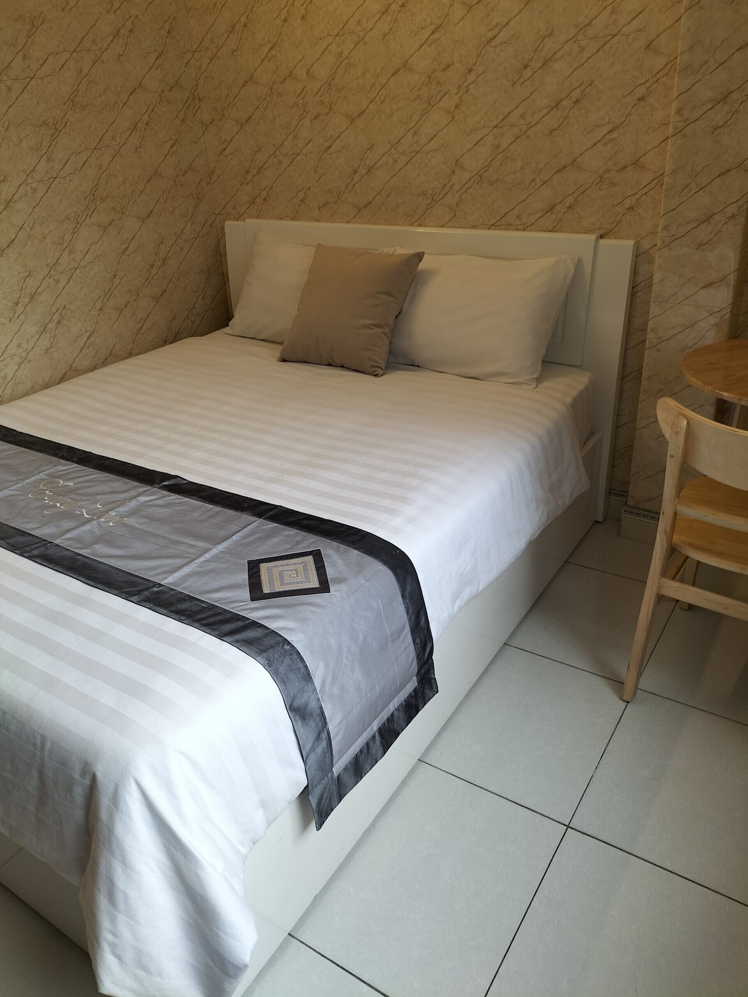 STANDARD, DOUBLE BED