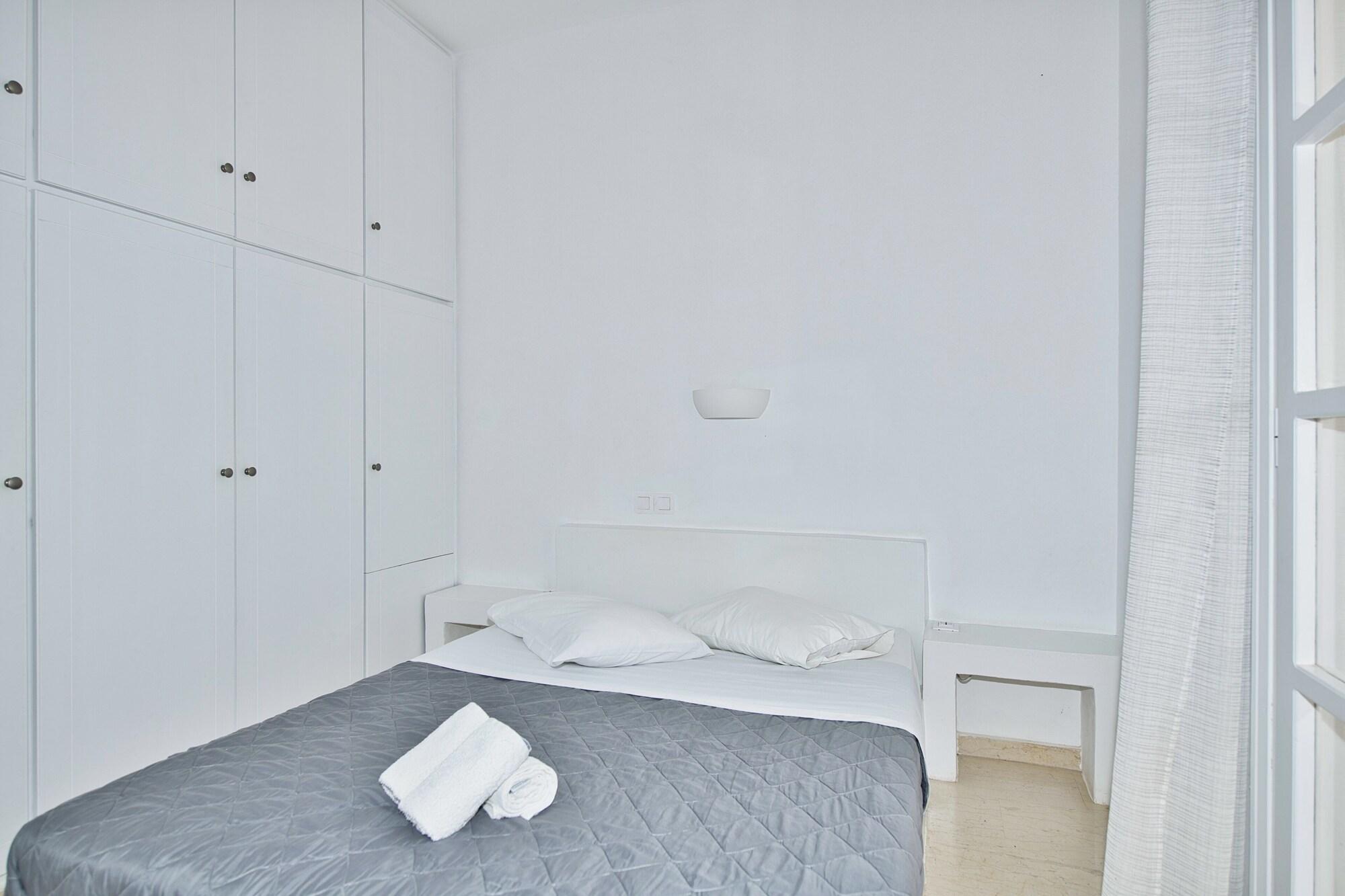 Ira Apartments 83/126