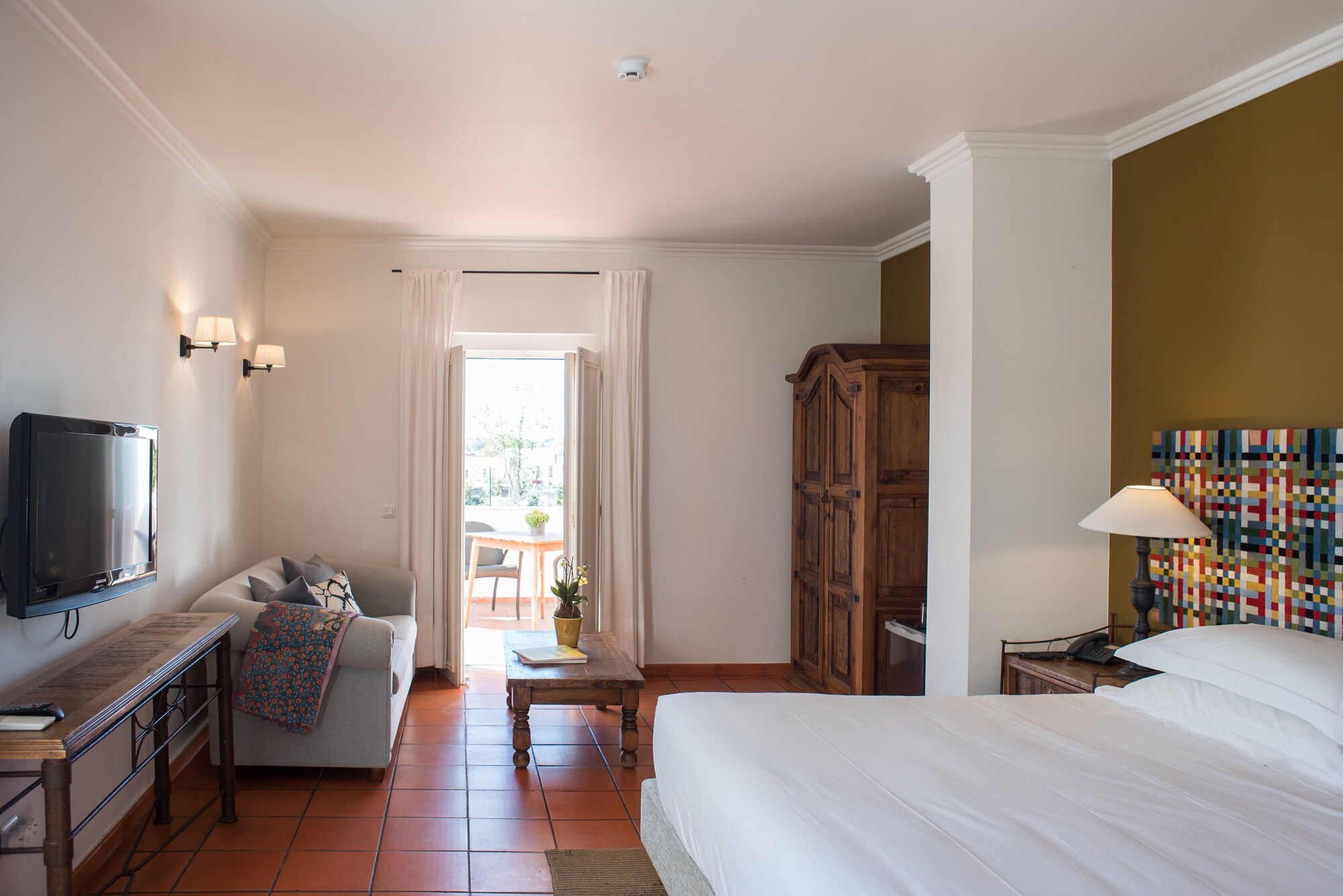 Charming, King Bed, Terrace