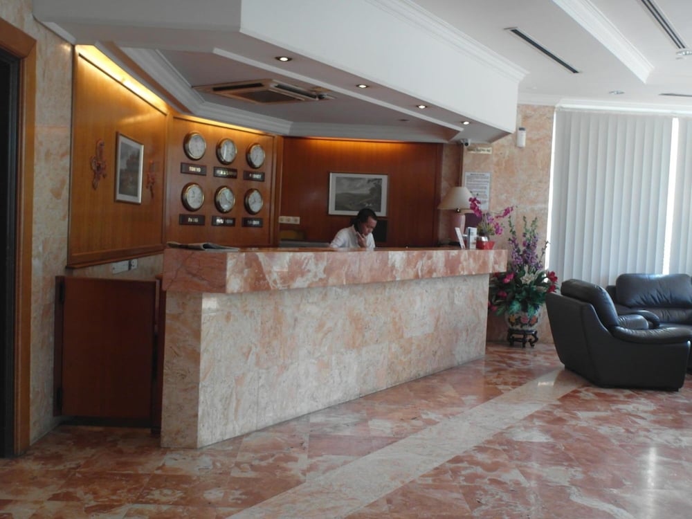 Somerset Hotel 5/34