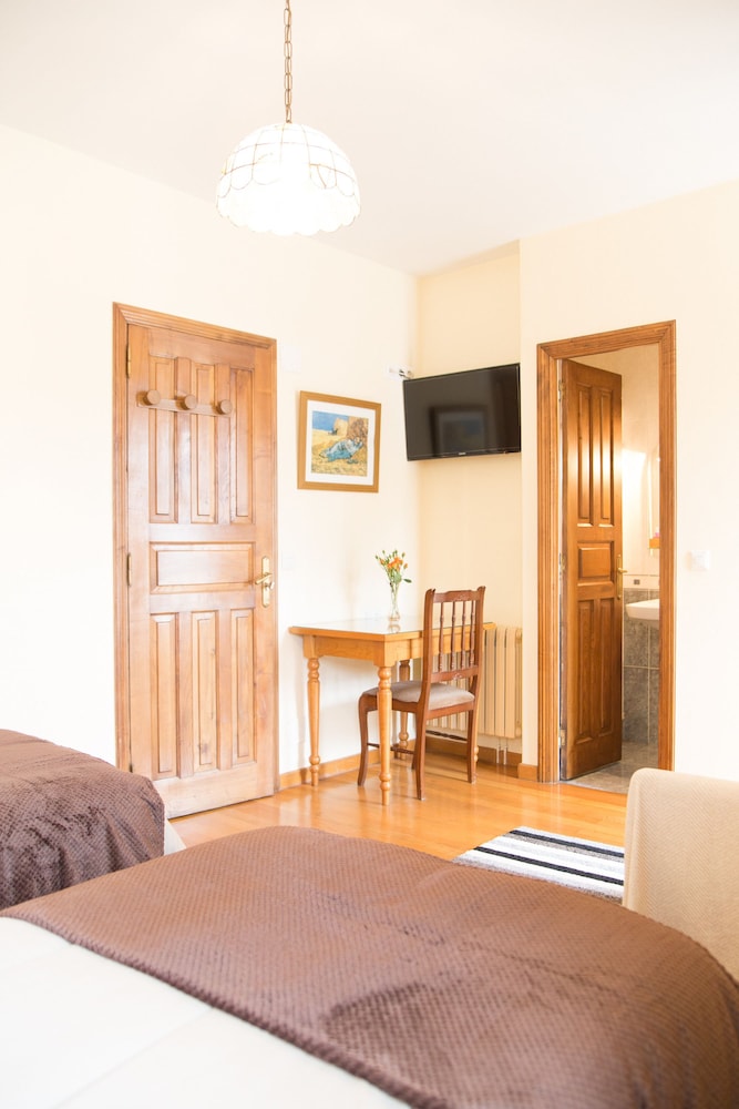 Linares Rooms Santiago 55/66