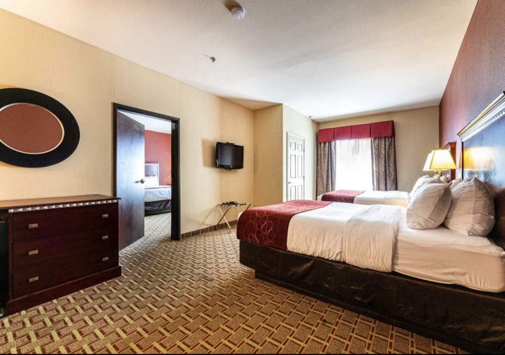 Comfort Suites At Lake Worth 21/47