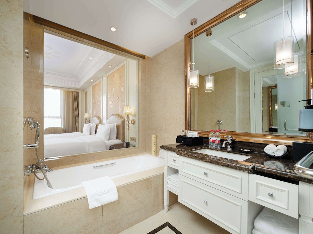 Sofitel Xining 71/72