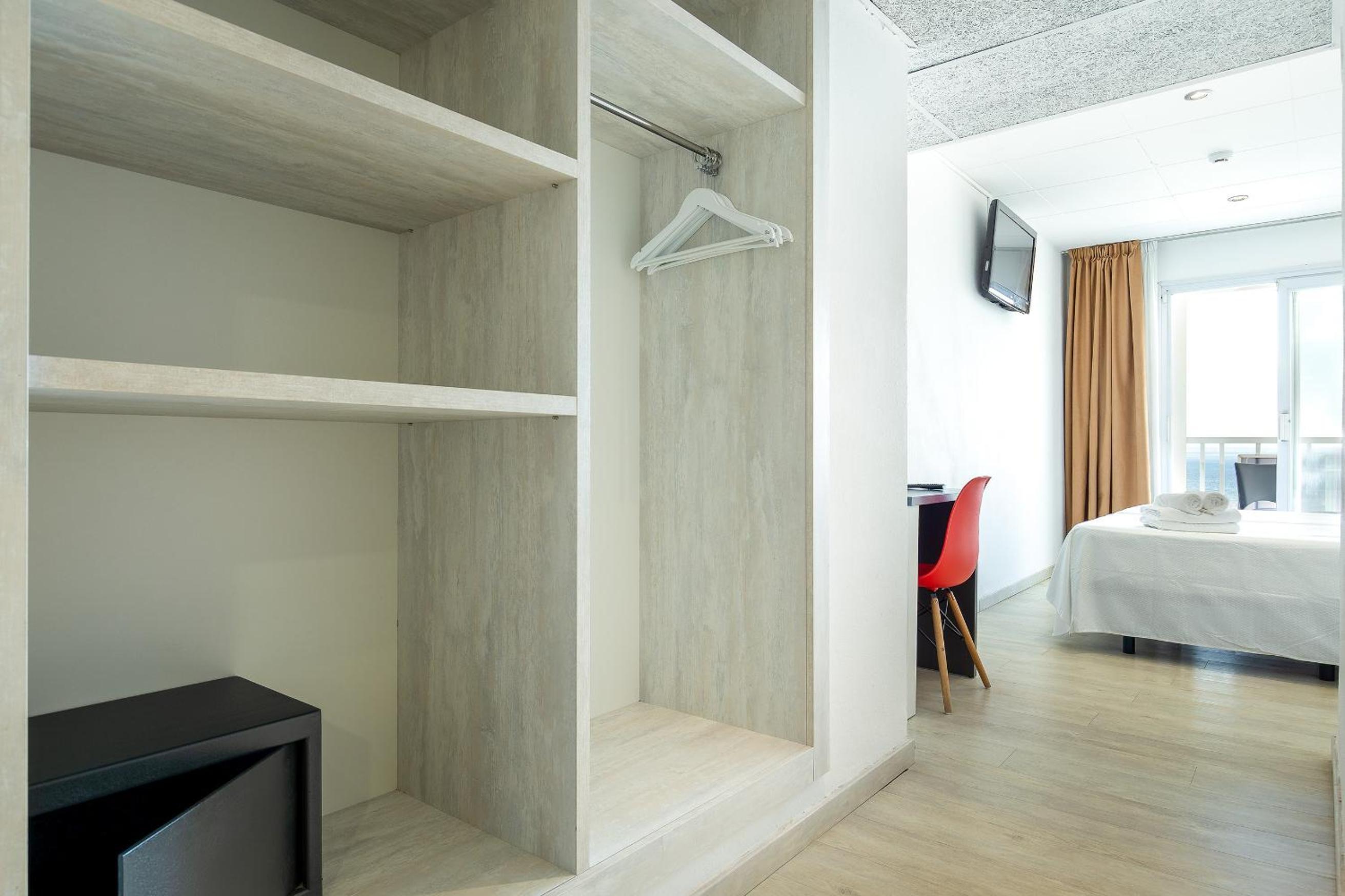 Hotel Vela 52/54