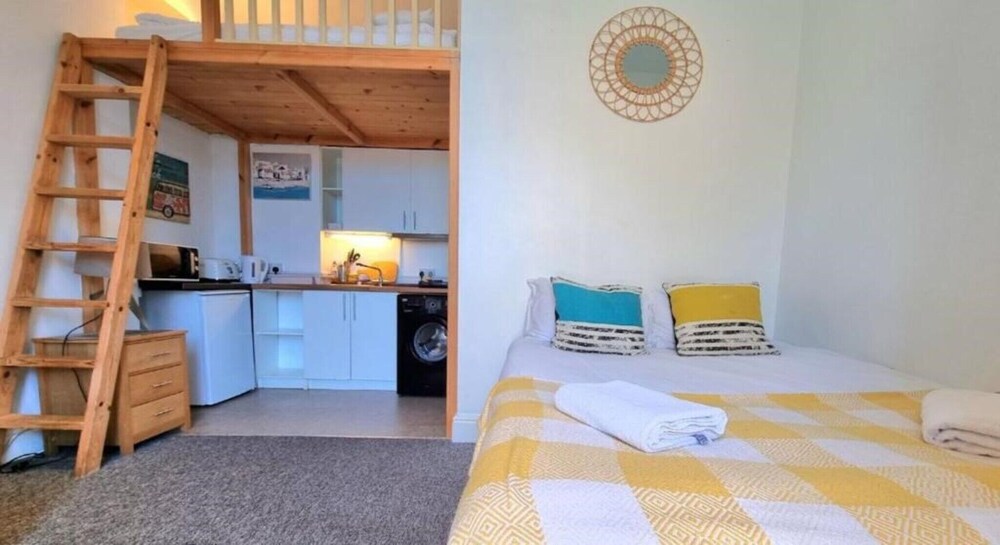 Reef Island Lodge 20/50