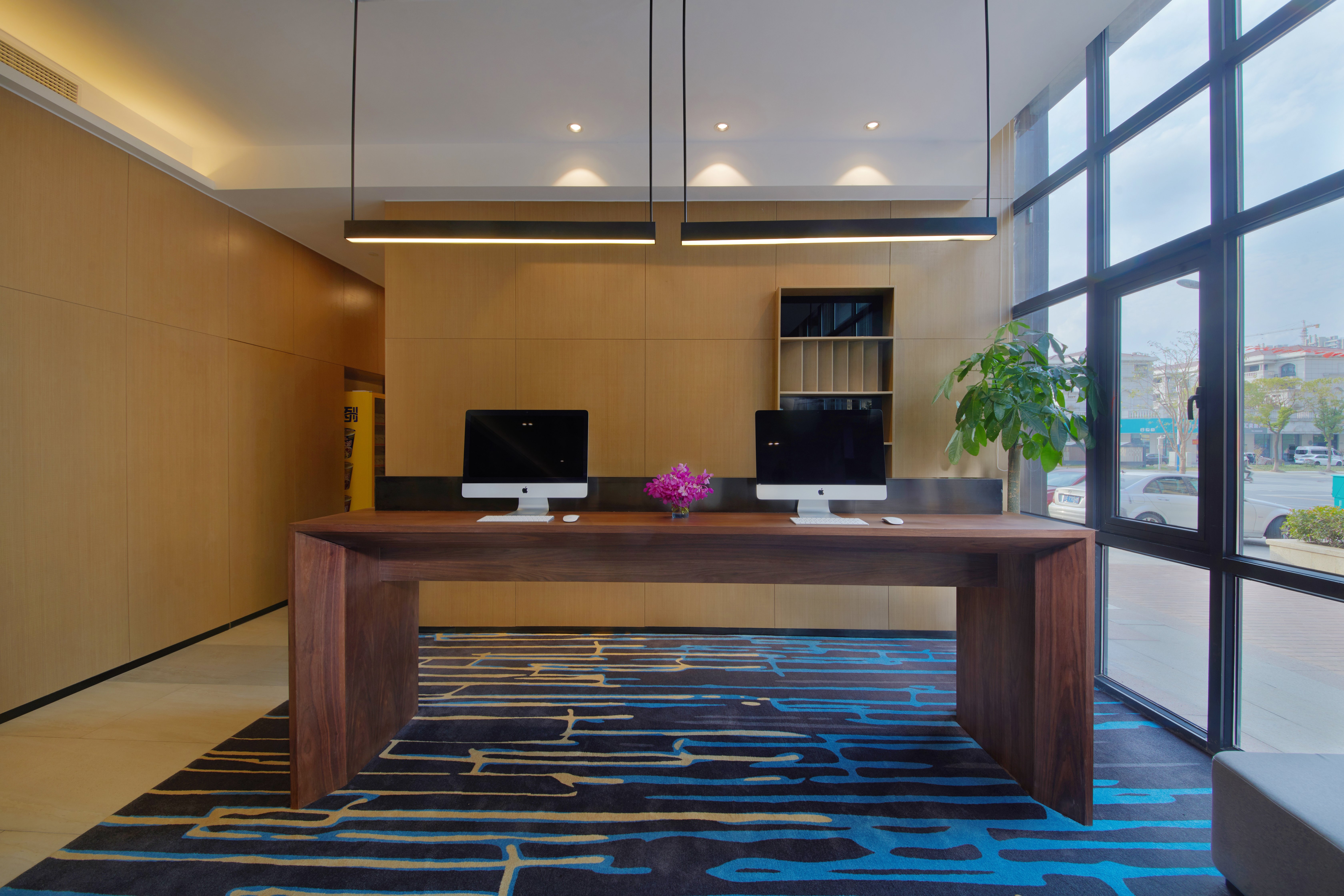 HOLIDAY INN EXPRESS ZHANGJIAGANG EAST 4/31