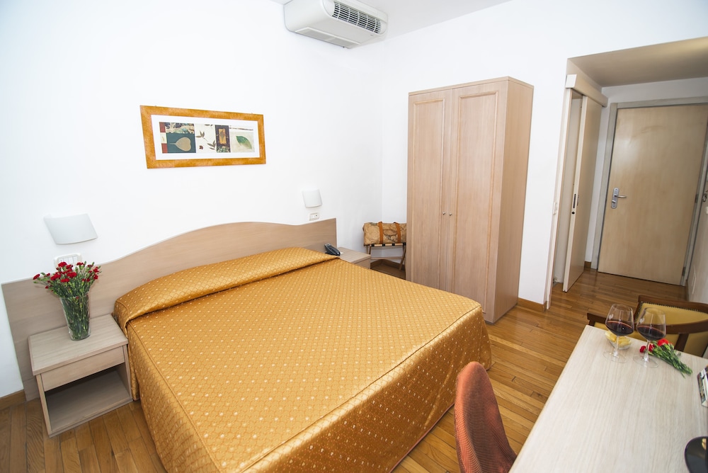 Hotel La Colonna 25/60