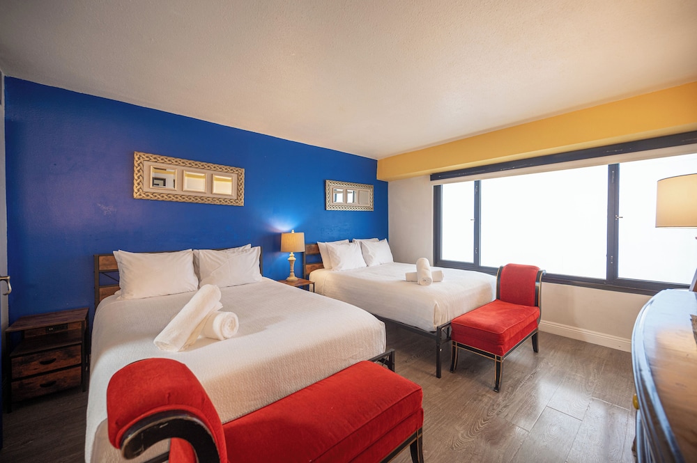 SUPERIOR, APARTMENT, MULTIPLE BEDS, CITY VIEW