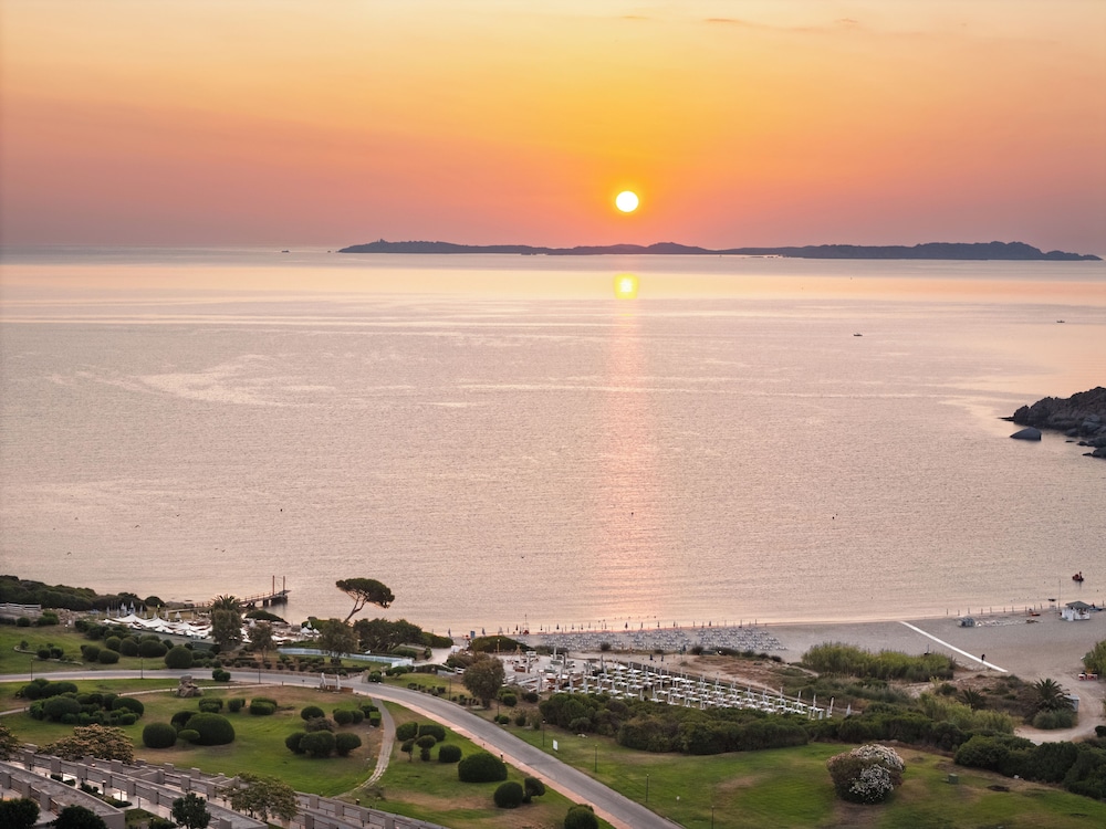 Mangia's Sardinia Resort 47/49