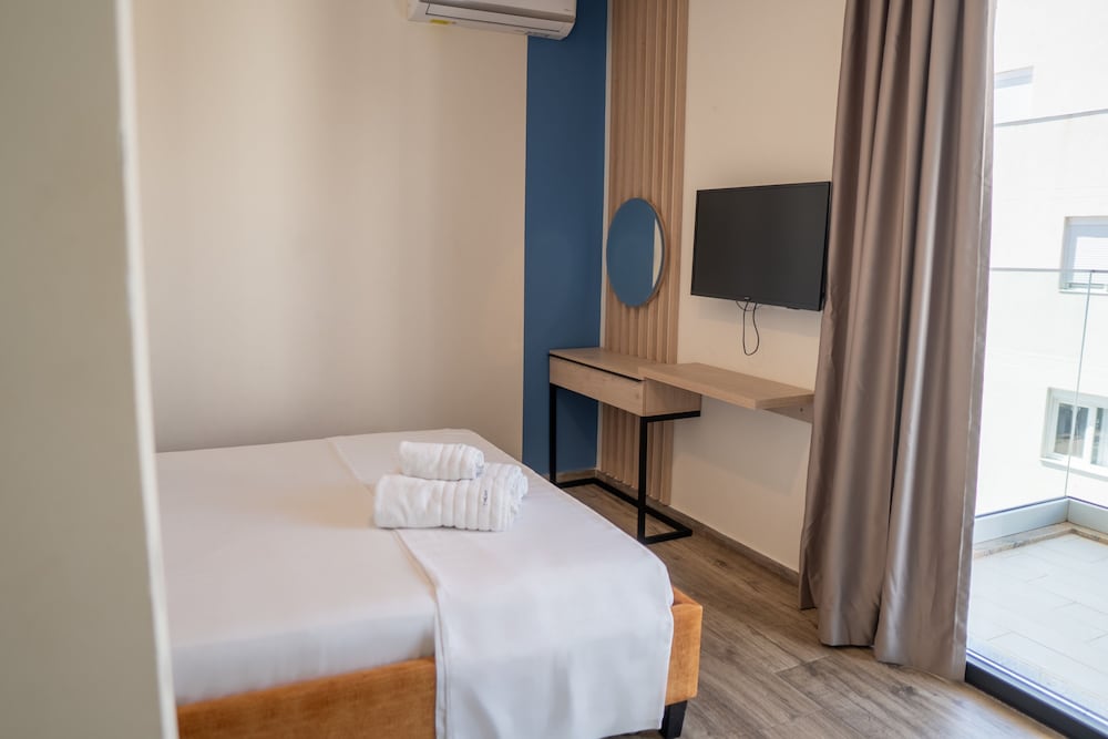Hotel Triumf 19/50