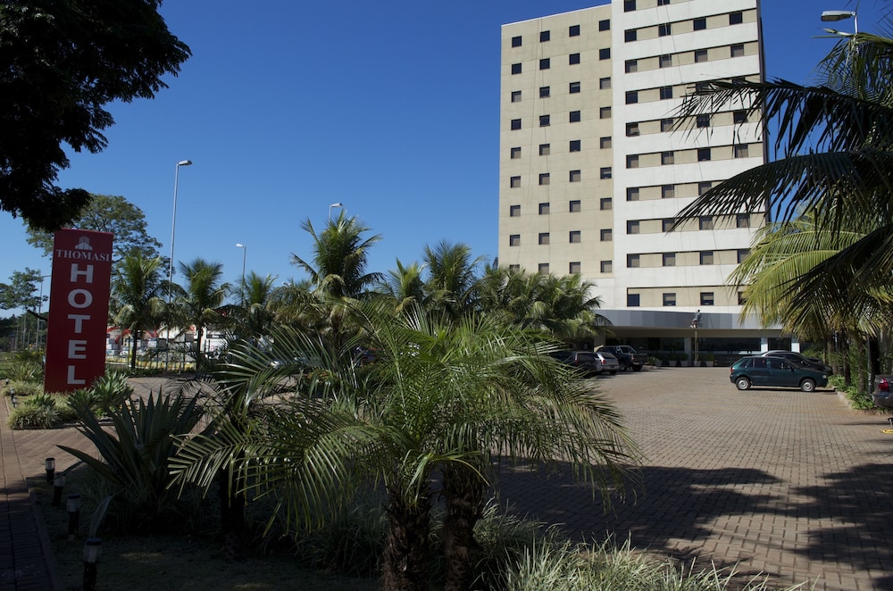 Thomasi Hotel 4/39