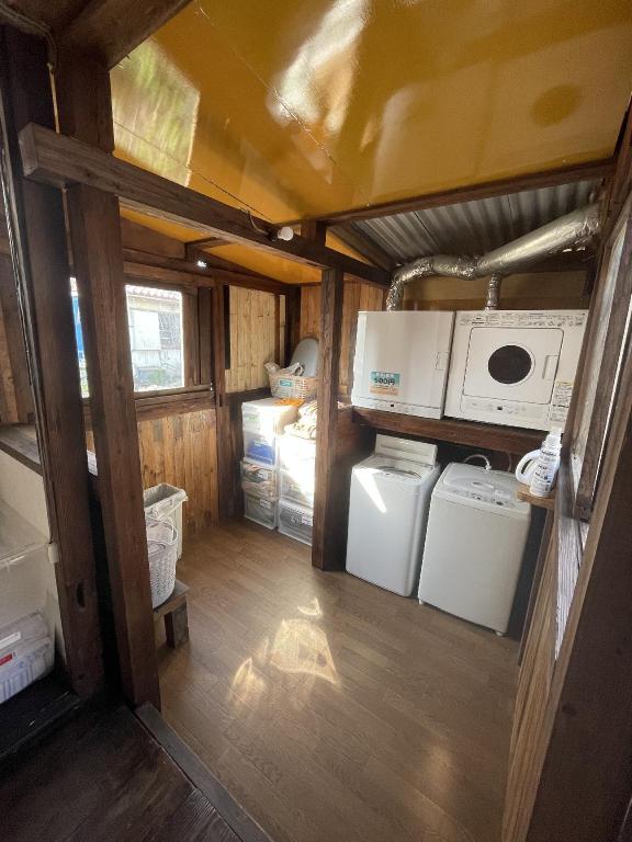 Ladies, Mixed Dorm