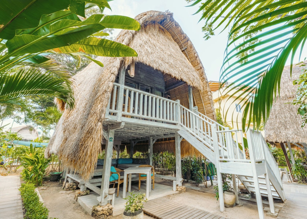 Hai Tide Beach Resort 6/74