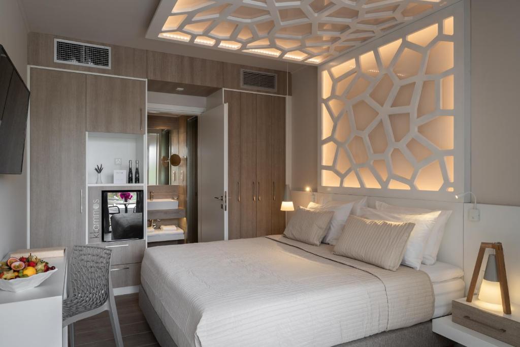 DELUXE, DOUBLE BED, PLUNGE POOL