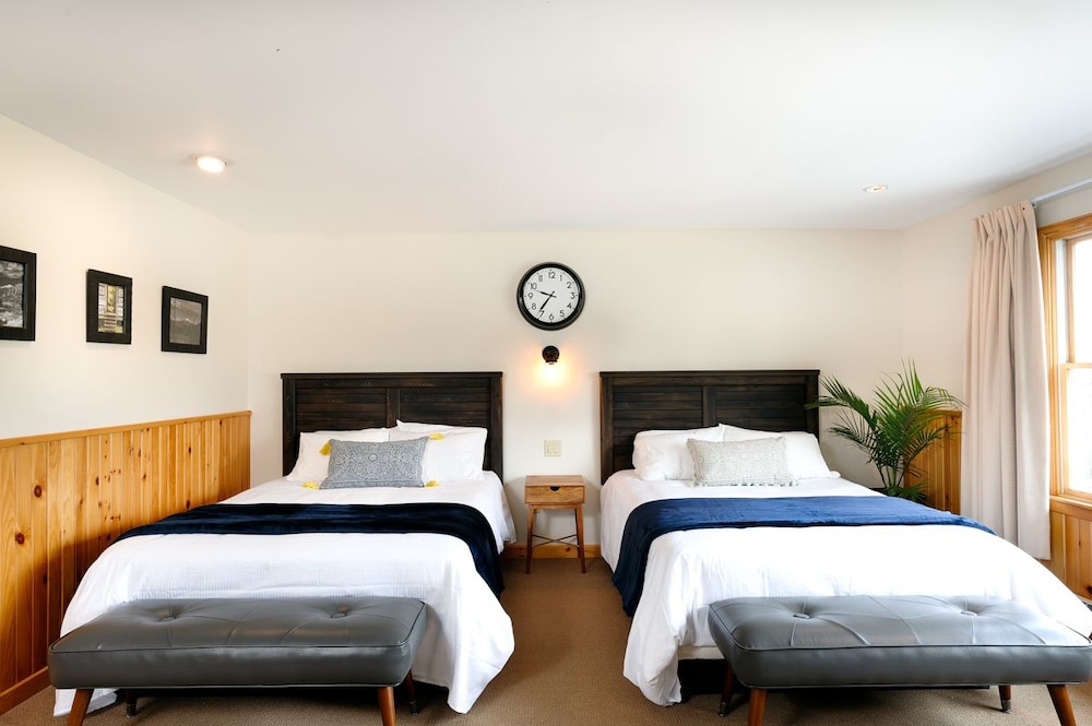The Town House Lodge 22/70
