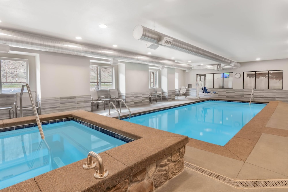 Microtel Inn and Suites by Wyndham Georgetown Lake 34/55