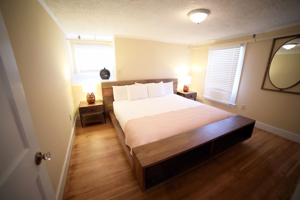 2 Bedrooms, Washington, Premium, Suite, King and Queen Bed, Sofa, Kitchenette