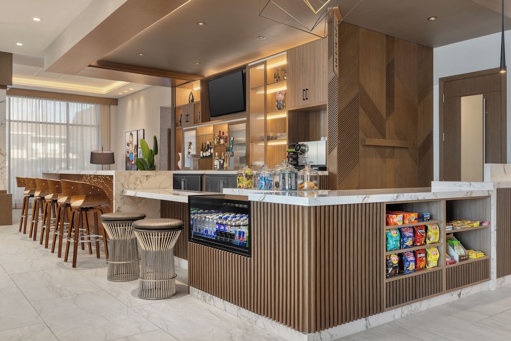 Hyatt Place Windsor 10/50