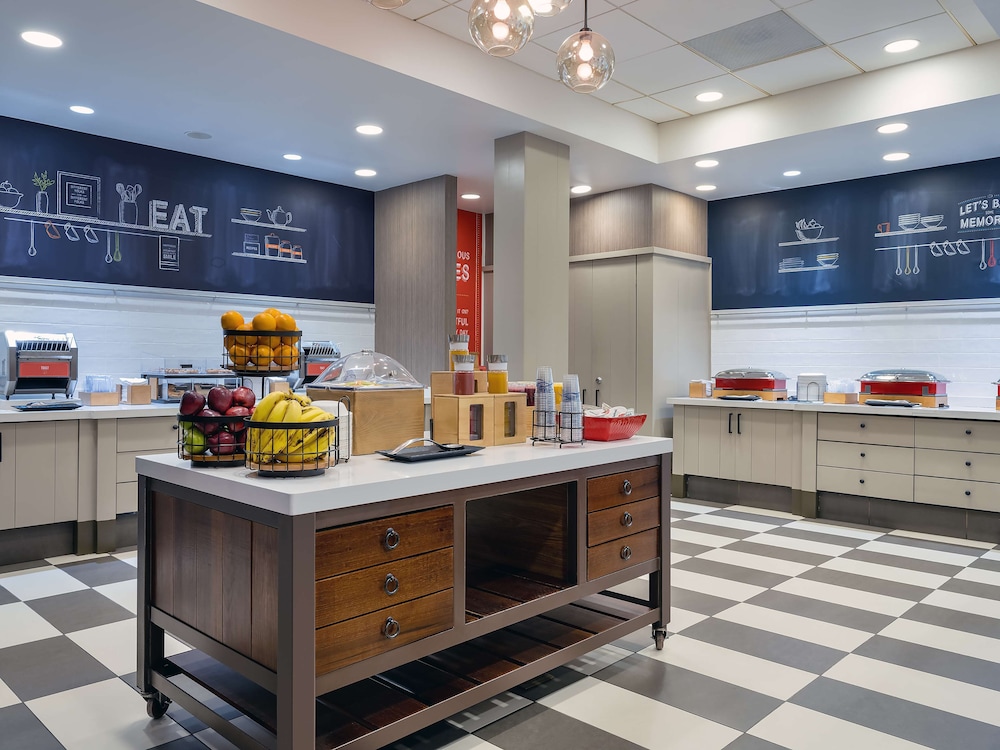 Hampton Inn Suites San Juan 50/67