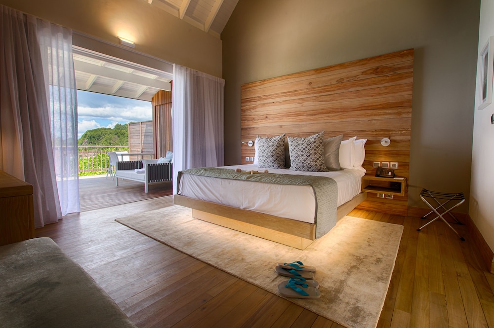 CHALET, OCEAN VIEW, WITH POOL