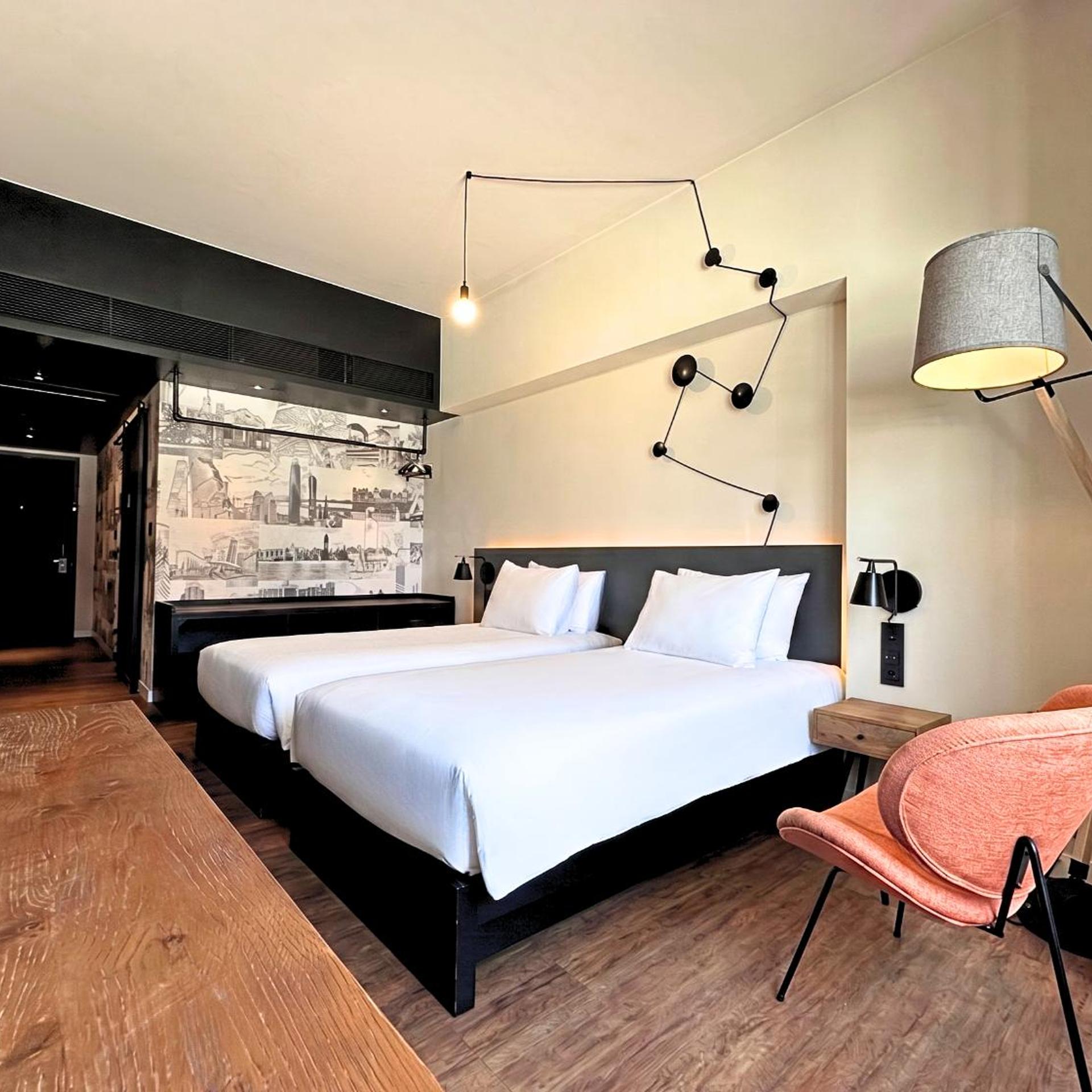Plus, Penta, Twin Beds