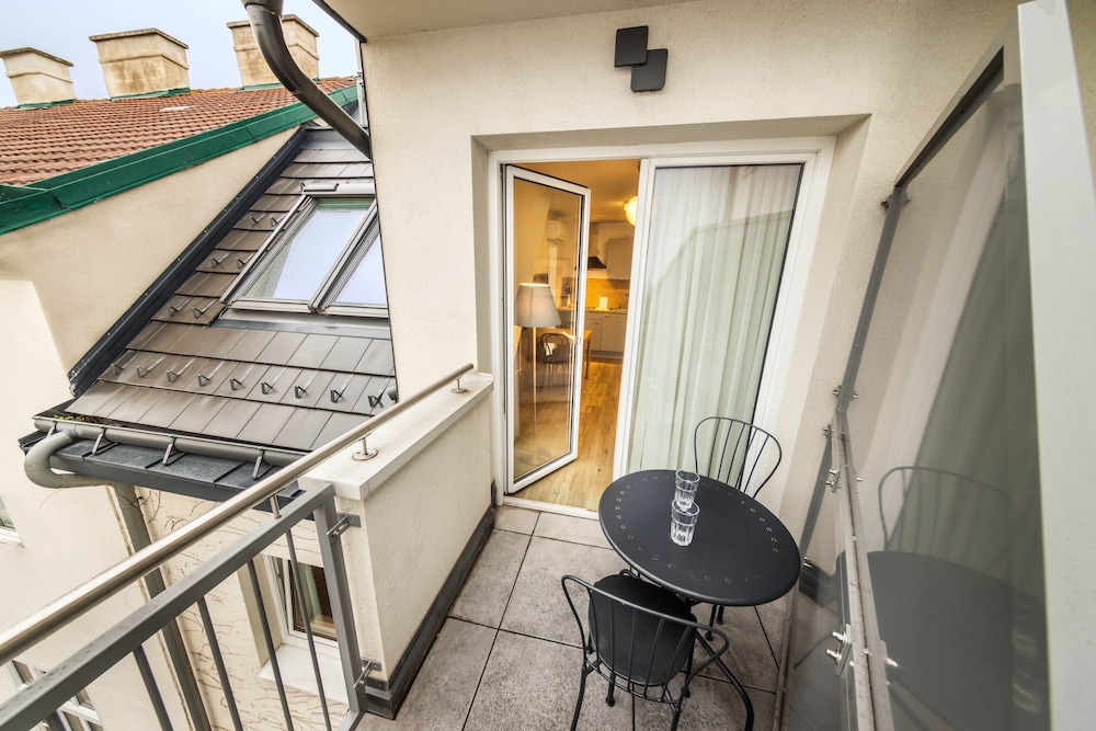 Jimmy's Apartments Lory 6/50