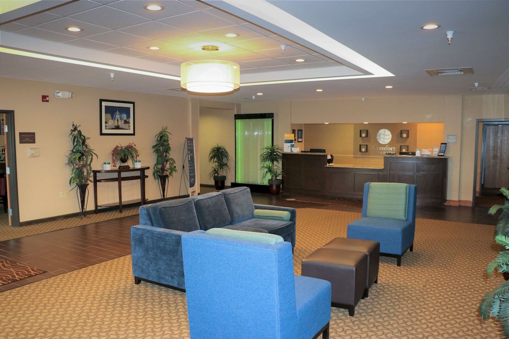 Comfort Inn and Suites Sikeston I-55 7/47