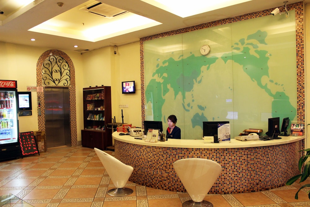 Green Oasis Hotel 7/45