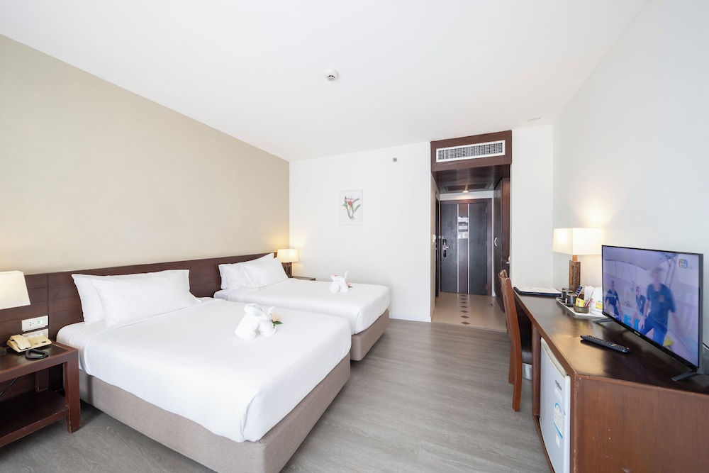 Golden Crown Grand Hotel 16/50