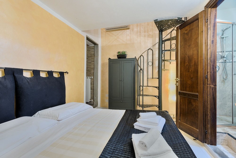 3 BEDROOMS, COMFORT, HOUSE