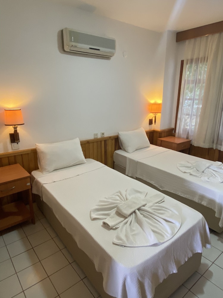 Naturella Hotel 30/82