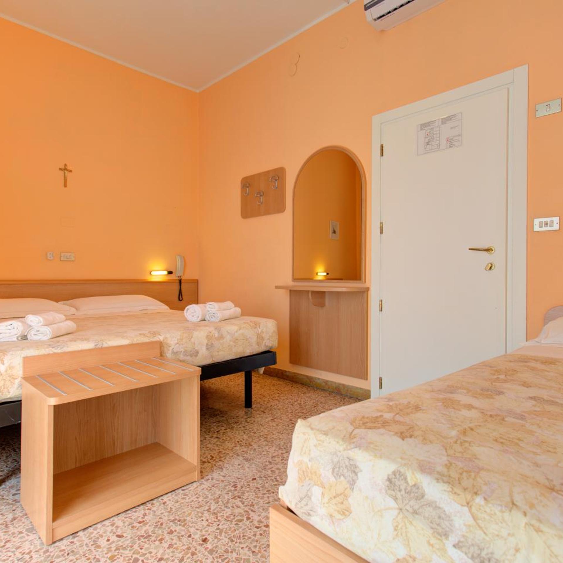 Hotel Nella 28/50
