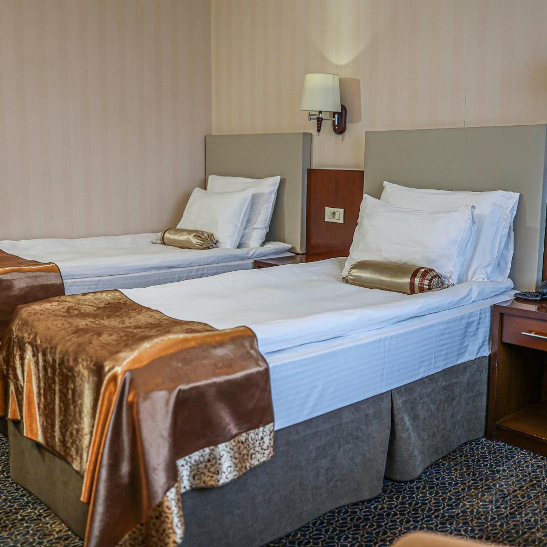 Room, Twin Beds, Balcony