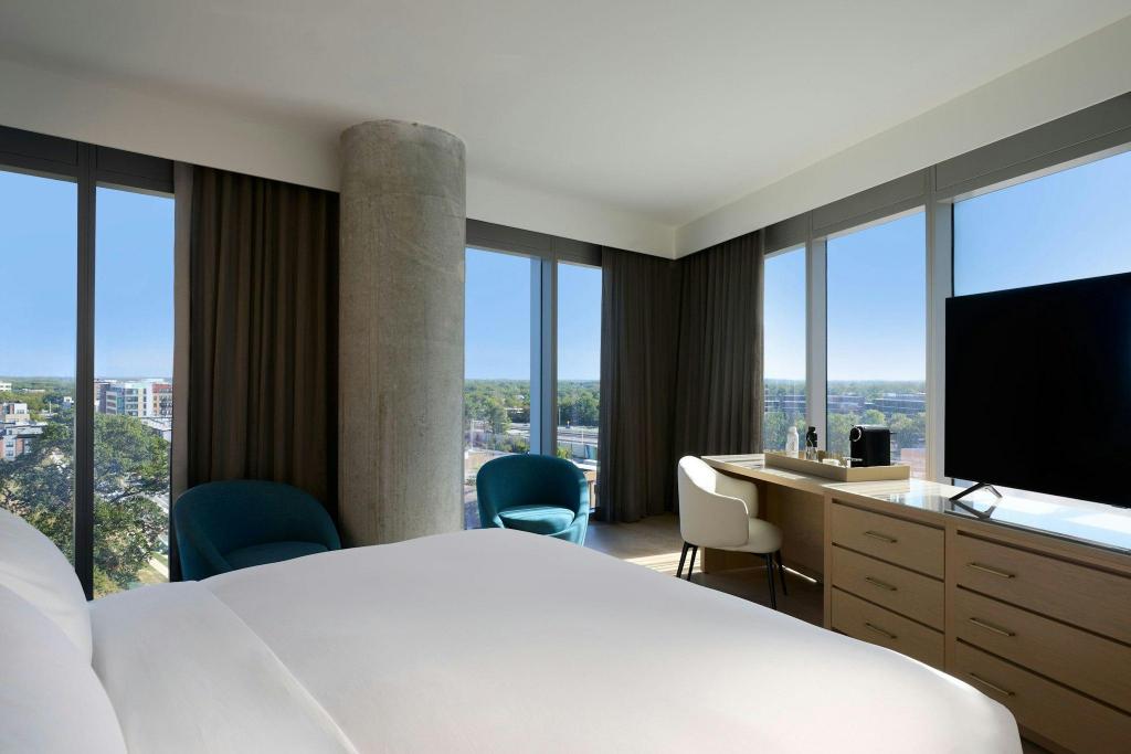 غرفة ديلوكس ركنية بسرير كينج، JW Marriott Reston Station 2/4