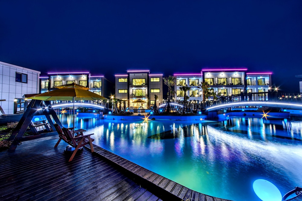 Water Garden Resort 61/68