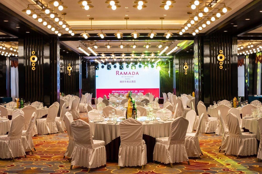 Ramada by Wyndham Diqing 25/27