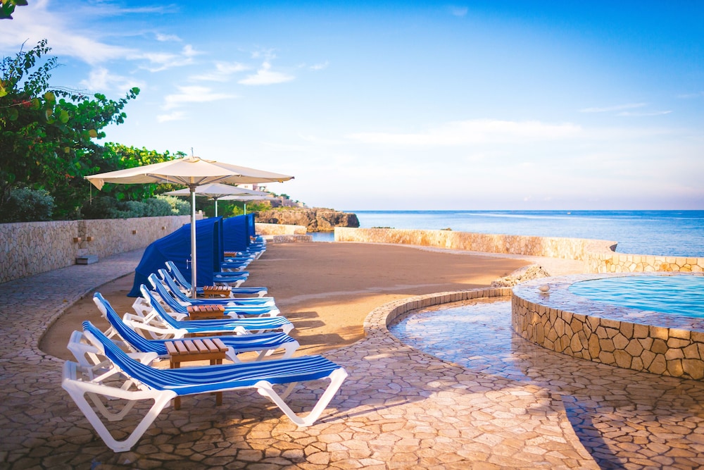 Ocean Cliff Hotel Negril 55/69