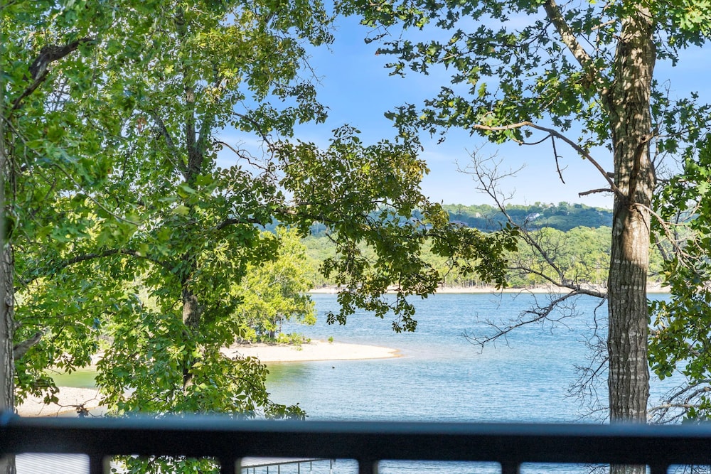 Indian Point Lodge Amp Condominiums 65/73