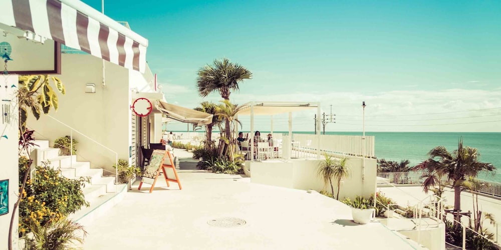 Sunrise Hotel 68/68
