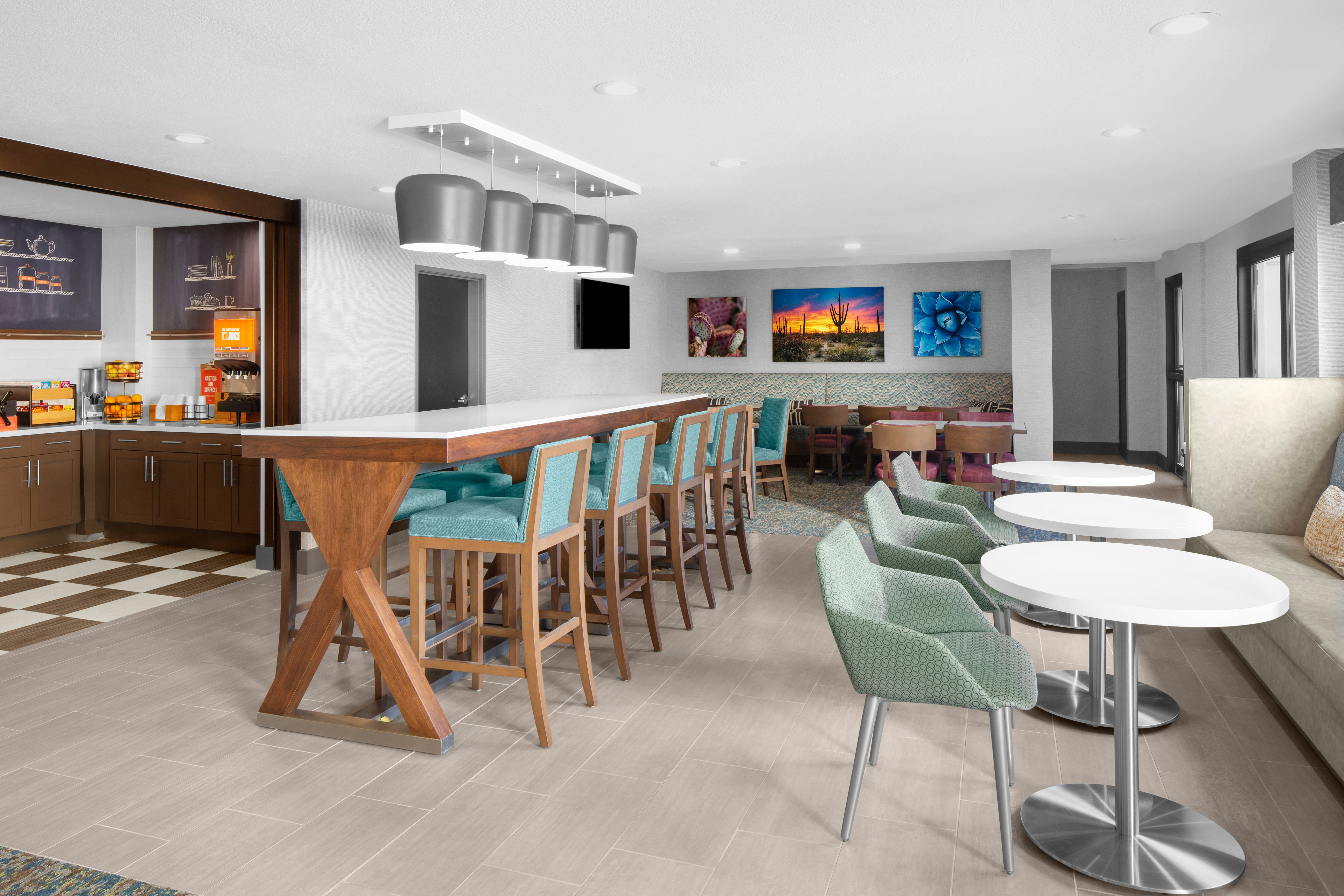 Hampton Inn Phoenix Biltmore 32/43