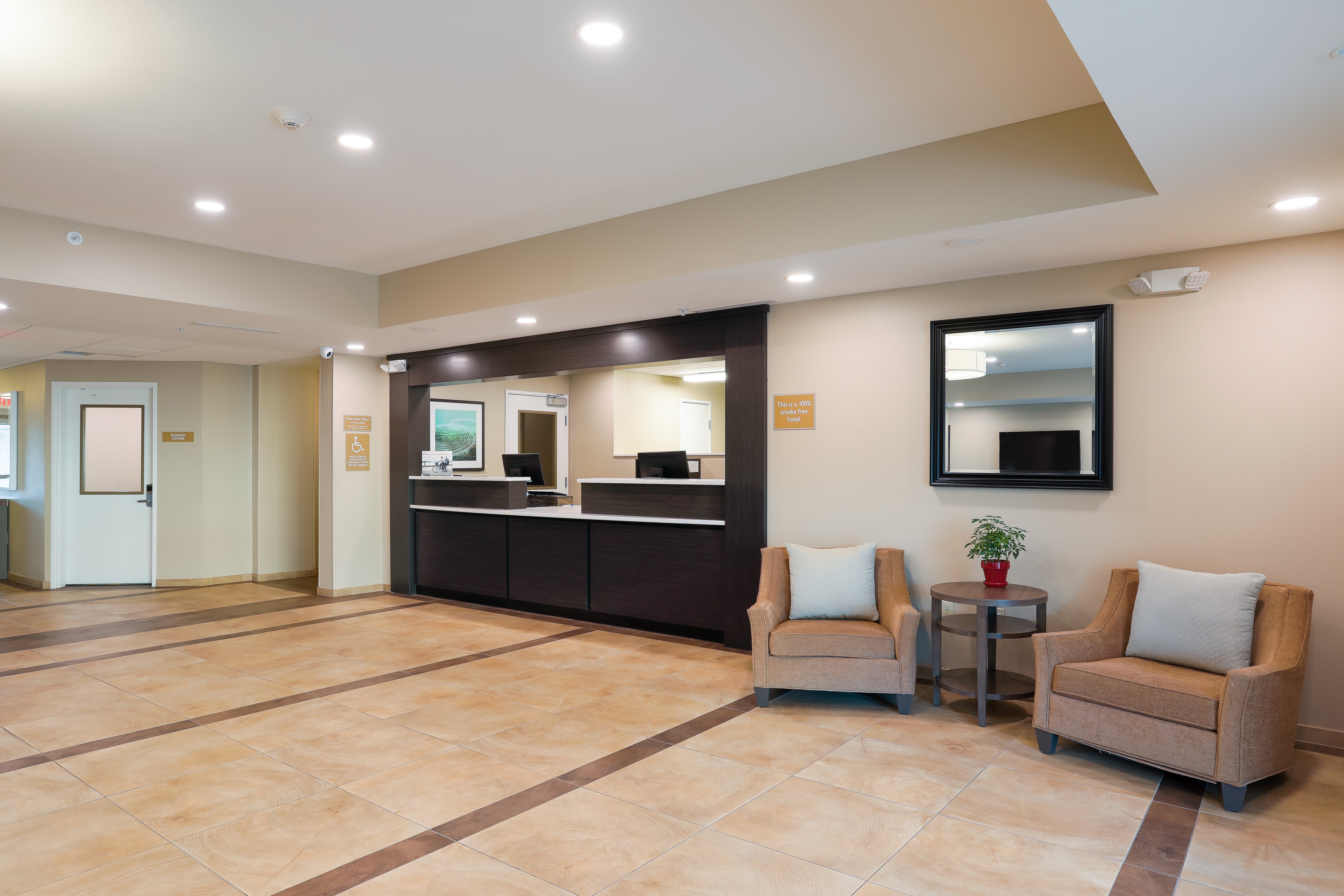 CANDLEWOOD SUITES LENEXA - OVERLAND PARK AREA 6/69