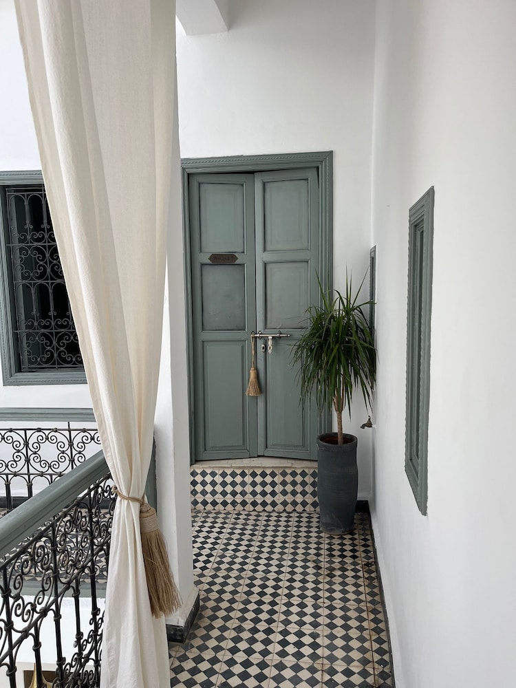 Riad Begonville 9/54