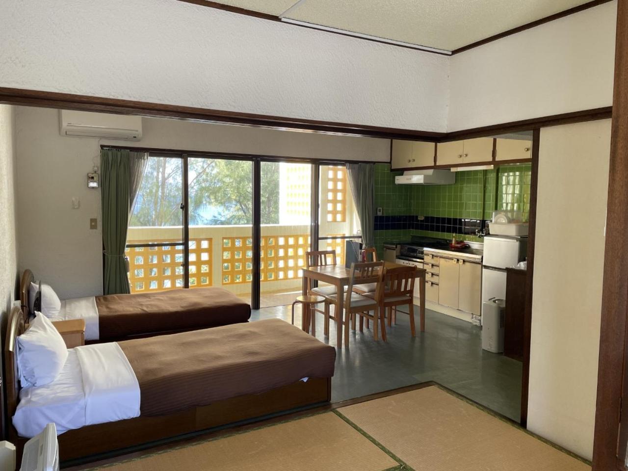 Room, Twin Beds, Tatami